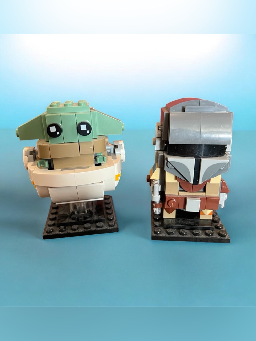 Lego Brickheads Mandalorian & The Child. Complete. No box put together